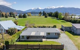 Kepler Retreat - Te Anau Holiday Home