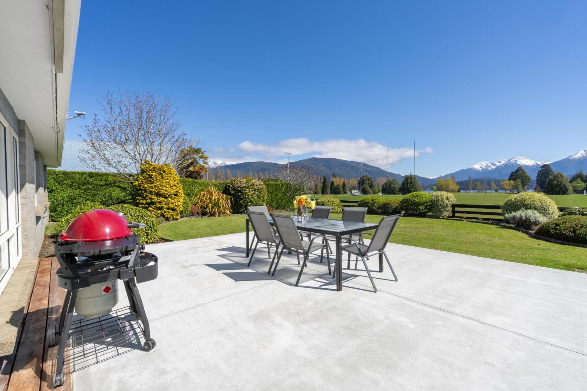 Kepler Retreat - Te Anau Holiday Home Exterior photo