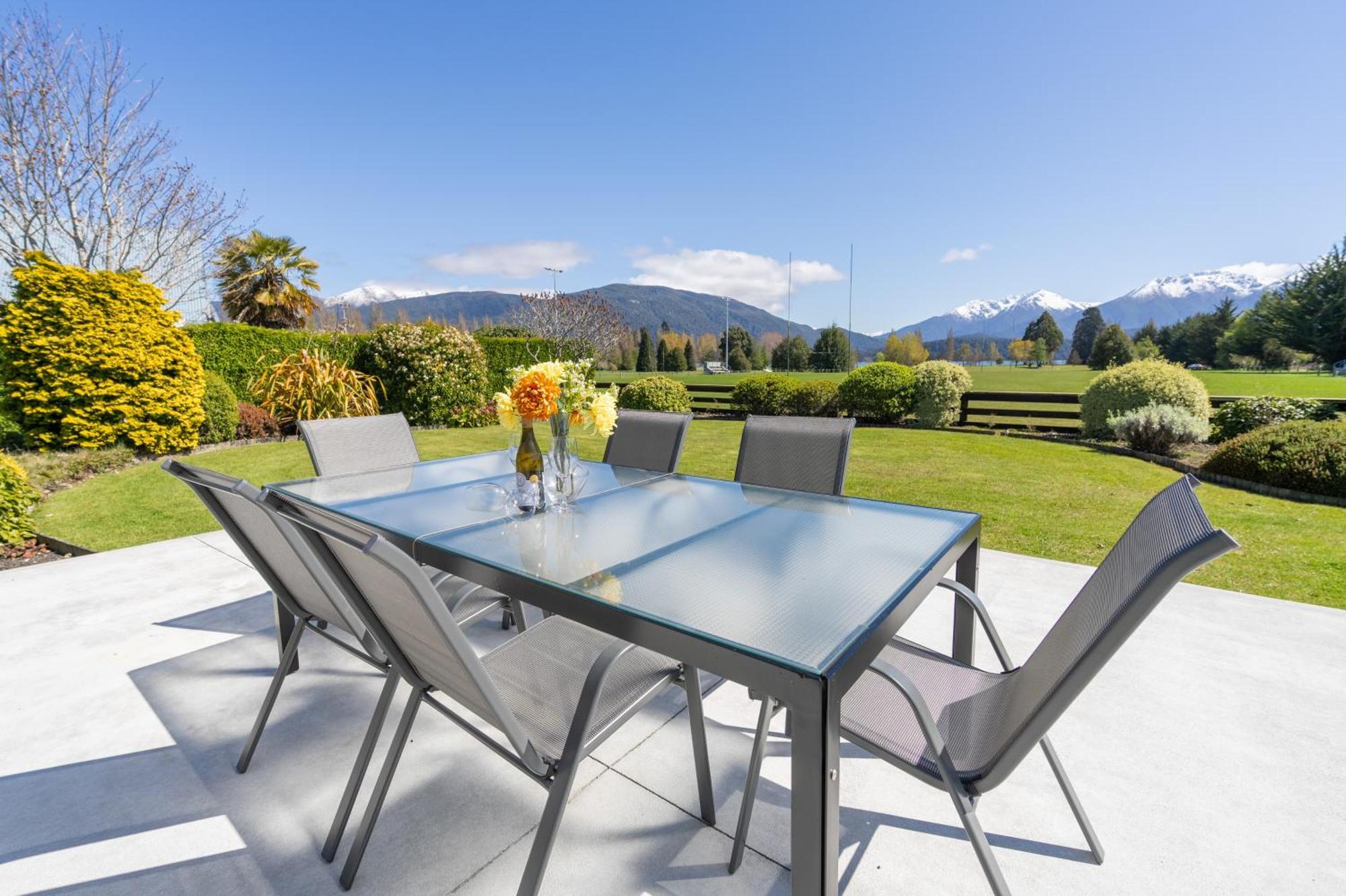 Kepler Retreat - Te Anau Holiday Home Exterior photo