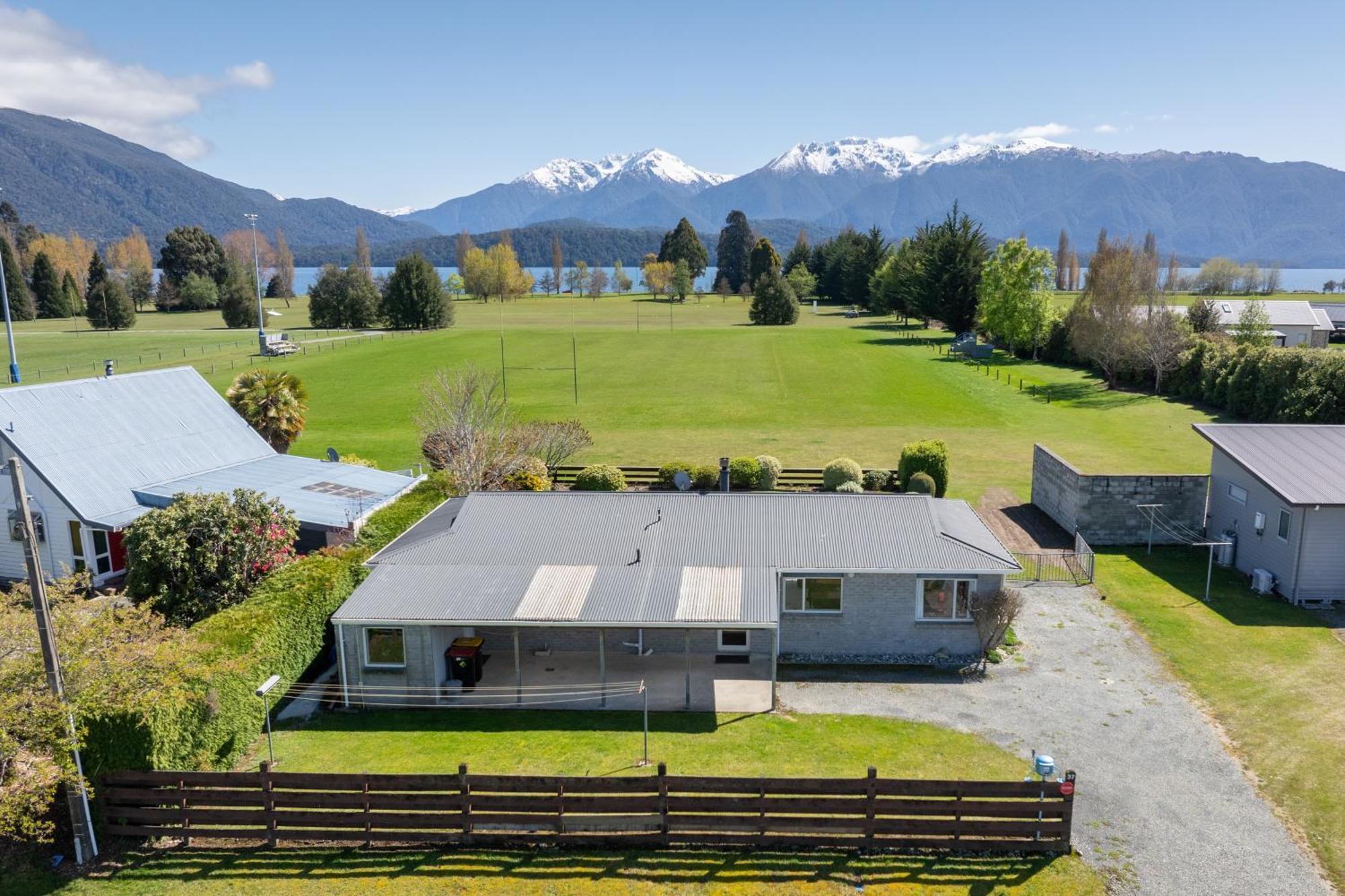 Kepler Retreat - Te Anau Holiday Home Exterior photo